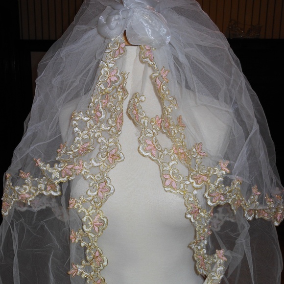 Two Tier Long Bridal Veil with Lace